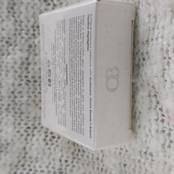 Oryza Beauty Baked Opaline Highlighter in Sunkissed - Picture 8 of 8